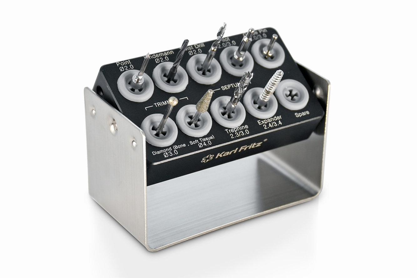 Набор фрез для одномоментной установки имплантатов в области резцов и межкорневой перегородки.